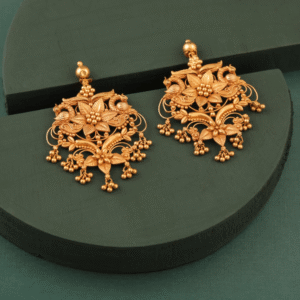 gold-diamonds-earring